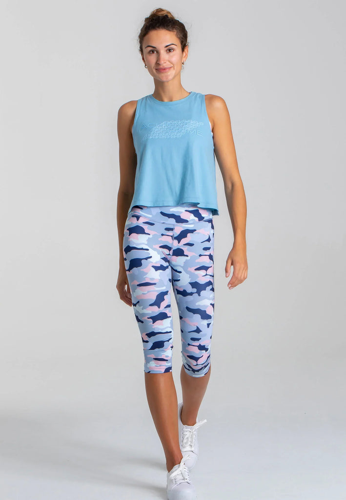 Fitness Outfit Damen blaues Crop Top und Leggings