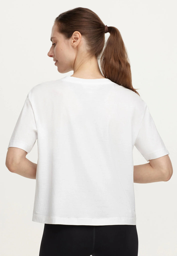 Serene T-Shirt - Weiß - AchievePrime 